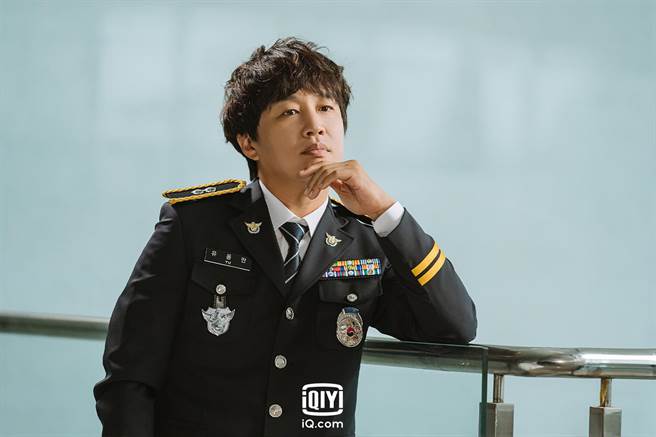车太铉在《警察课程》扮演闯祸警察。（爱奇艺国际站提供）