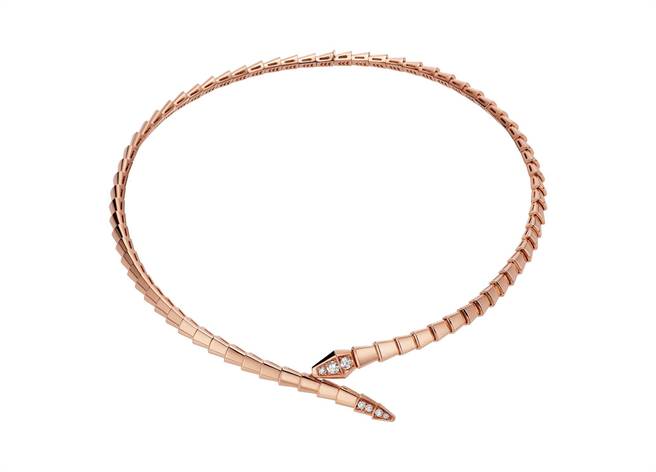 BVLGARI Serpenti Viper玫瑰金钻石项炼，59万4000元。（BVLGARI提供）