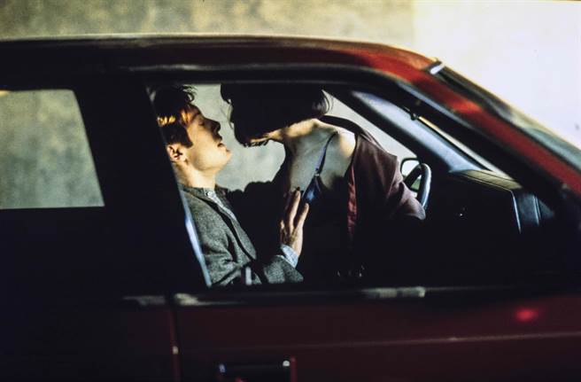 大卫柯能堡《超速性追缉》大胆挑战高速车震、飙车时多人运动。（甲上提供）