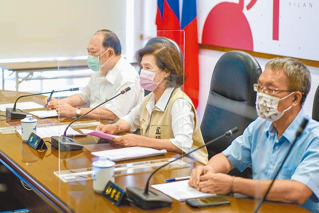 宜蘭縣長林姿妙10日在縣務會議中宣布，將加碼專案核發東奧國手獎勵金，李智凱、林昀儒分別獲得100萬元與60萬元。（李忠一攝）