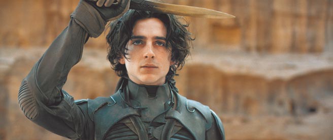 提摩西夏勒梅在《沙丘》擔綱關鍵一角。（華納兄弟提供）