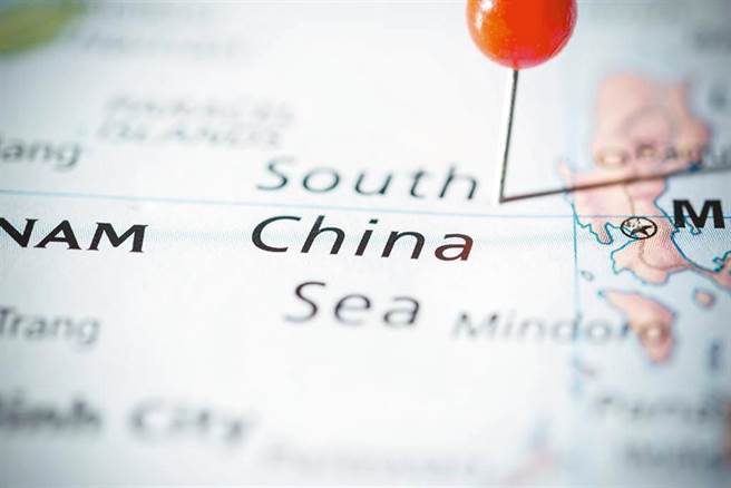 中共党媒《人民日报》今天刊发署名「钟声」的评论文章，痛批美国才是对南海稳定最大的威胁。（达志影像）