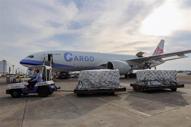 今（26）日传各有一批AZ、莫德纳疫苗将于明后天抵台。（示意图／报系资料照）