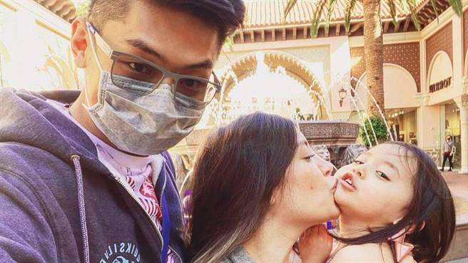 艾珊妮與先生劉俊志育有一女。（新北市教育局提供）