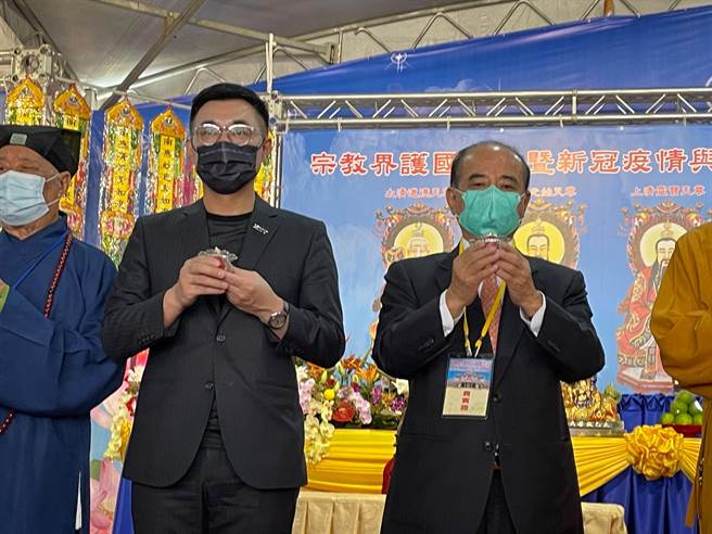 前立法院长王金平、国民党主席江启臣今（12日）上午9时许同台出席新北市宗教活动。（叶书宏摄）