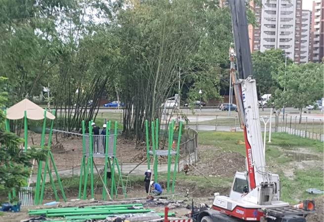 共融式特色公园「冈山河堤公园游戏场」将于今年9月下旬完工。（高市府新闻局提供／洪浩轩高雄传真）