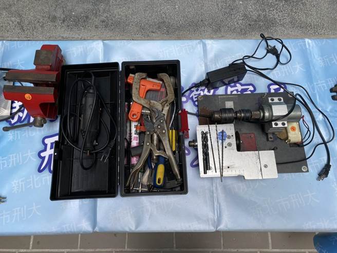 30岁林姓男子涉嫌以模型枪店作为掩护，暗中却从事改造枪弹兵工厂。（翻摄）