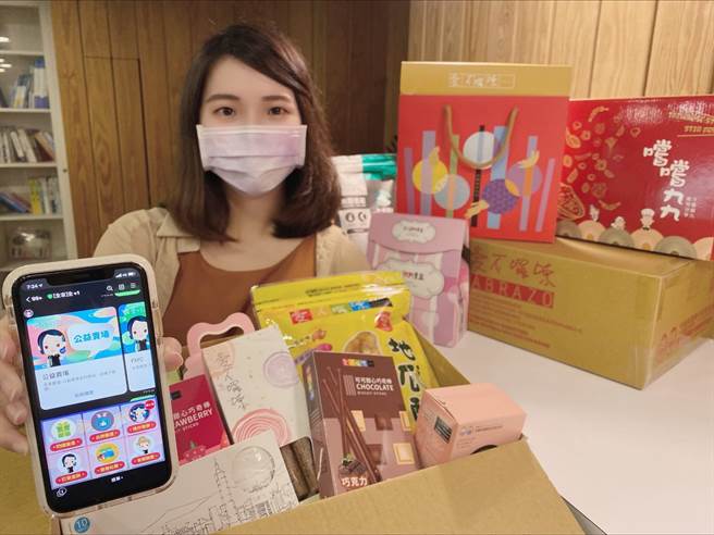 全家「全＋1公益賣場」，與5大社福團體合作，店長揪團做公益。（全家提供）