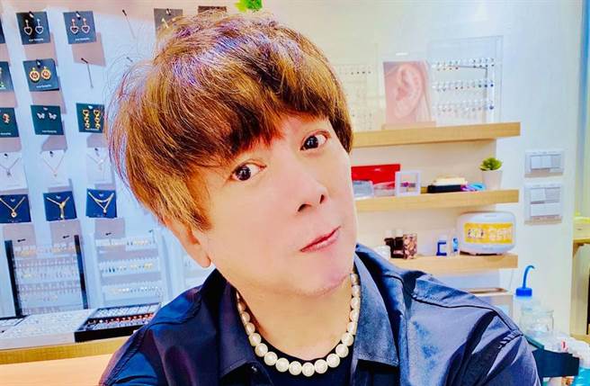 曹西平直言沒錢就能看盡人情冷暖。（圖／曹西平的粉絲愛團臉書）