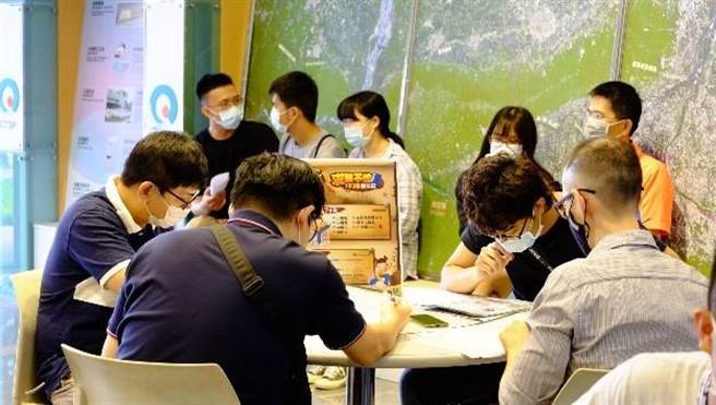 台中市政府勞工局提醒求職者面試或工作時，如非就業所需的隱私，可不提供相關資料。（台中市政府提供）