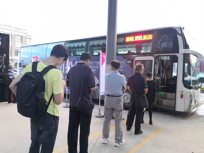 国光客运代驶1551路线，数据显示，平均每车次载客数只有10人上下。（国光客运提供／陈彩玲基隆传真）