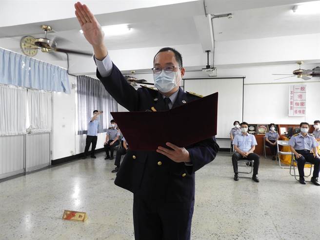 第四岸巡队也同步举行新任队长布达交接典礼。（第四岸巡队提供∕吕妍庭嘉义传真）