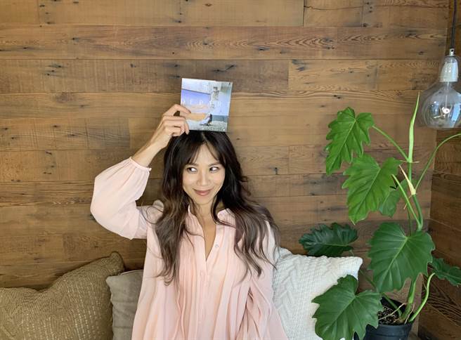 蔡健雅与百余家亚洲媒体齐聚线上，分享新专辑创作过程。（环球音乐提供）