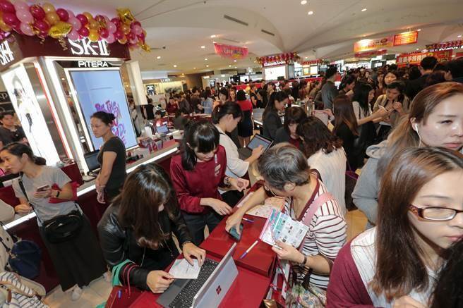 SOGO忠孝馆美妆区34年首度大改装 1楼全封暂搬到12楼。(本报资料照)