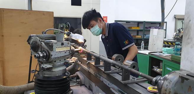 桃园市建教生受疫情影响获纾困金1019万，另外开出600个在校工读职缺，现仍有346个可申请。（桃园市教育局提供／陈梦茹桃园传真）