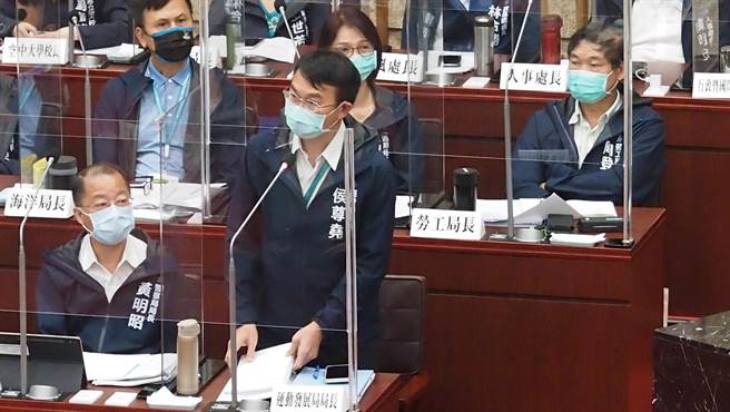 高巿府运发局长侯尊尧。（曹明正摄）