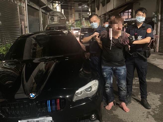 毒品、枪炮通缉犯，因违规停车，遭中市警局雾峰分局内新派出所员警拦查时逃逸，员警2个小时内将他逮捕归案。（民眾提供／黄国峰台中传真）