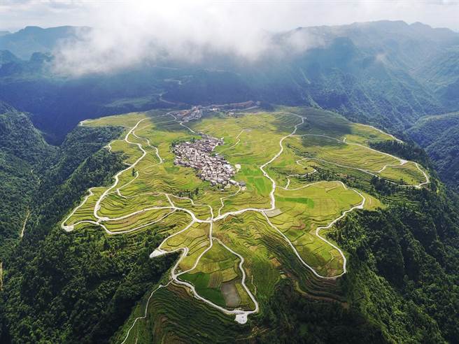 贵州省黔南布依族苗族自治州独山县境。（新华社资料照片）