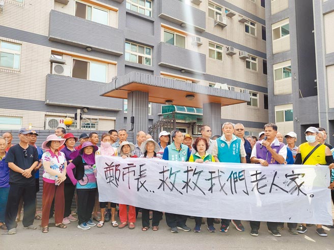 桃園市觀音區藍埔里長陳奕欽去年7月傳訊息率眾抗議設立移工檢疫旅館，事後有人告發他散布不實訊息，檢方認為，陳並非捏造、虛構，因此不起訴。（本報資料照片）