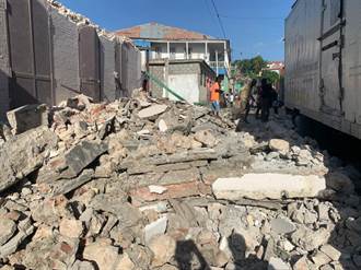 海地7.2強震畫面曝光 房屋倒塌、煙霧瀰漫如戰爭現場