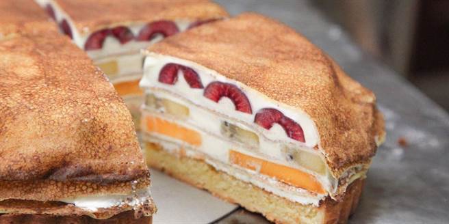 大安区知名甜点店「深夜里的法国手工甜点」爆确诊足迹，店家从13日16点起停业1天进行场所消毒，预计今16点恢復营业。（摘自深夜里的法国手工甜点脸书）