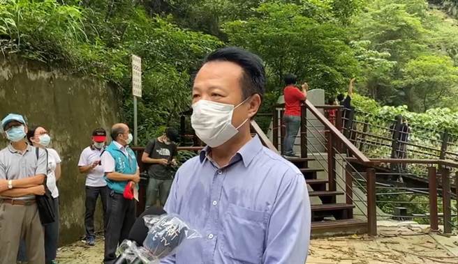 嘉義縣長翁章梁今天表示相關鼓勵在地消費方案目前正在研擬中。（張亦惠攝）