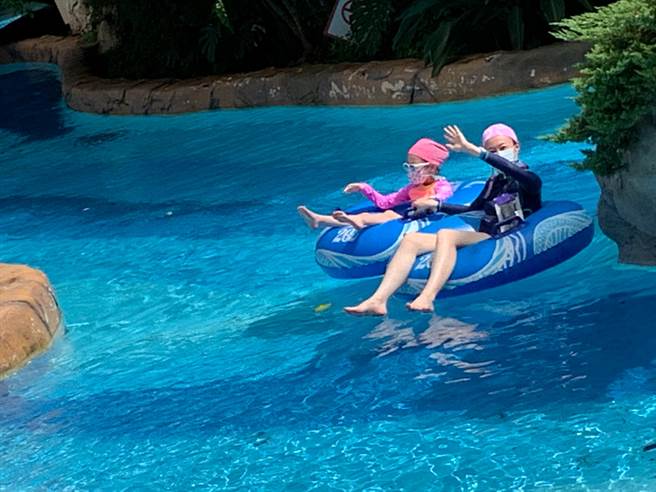 趁着暑假倒数半个月，全台最大水乐园马拉湾14日终于开园。（陈淑娥摄）