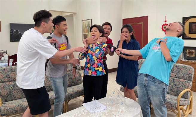 现场笑声不断。民视提供