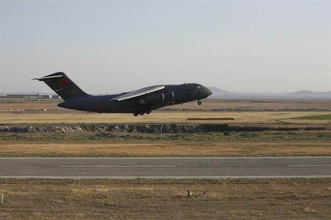 大陸國產自製運-20運輸機。（新華社）