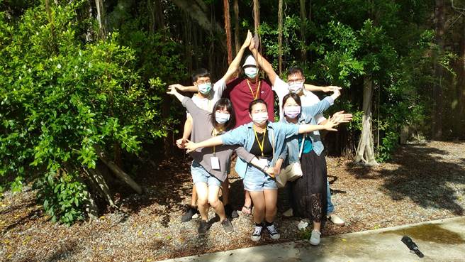 盐水月津港文化观光商圈发展协会于14日七夕情人节举办未婚男女联谊活动，推广在地美食与特色产业。（读者提供／刘秀芬台南传真）