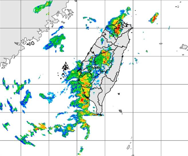 午后对流旺盛，易有短延时强降雨，今（14日）气象局一度发布11县市大雨特报，晚间7时继续针对6县市发布大雨特报。(气象局提供)