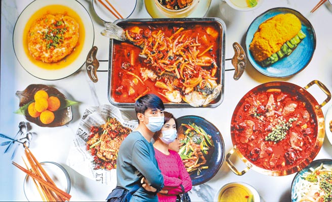 主计长朱泽民表示，虽然5月本土疫情爆发造成内需消费衝击，不过，随欧美松绑防疫管制，新兴科技、资通讯产品需求扩大，我国出口、投资表现皆优于预期。（本报资料照片）