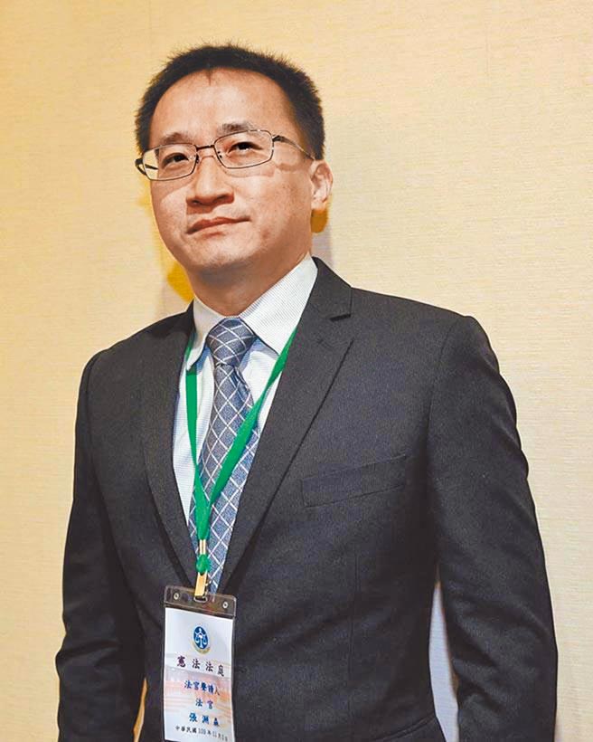 当「吹哨者」揭露刑事局利用简讯实联制办案的台中地院法官张渊森惊传辞职，本月26日转任律师，投入明年元旦起的宪法诉讼。（本报资料照片）