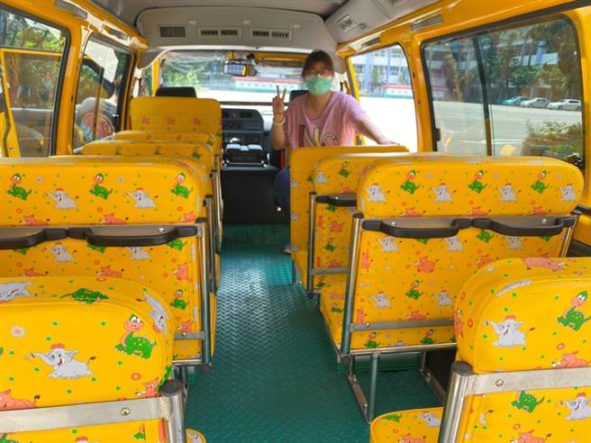 基隆市政府替私立及非营利幼儿园汰换、添购16辆幼童专用车，全力打造安全上学环境。（基隆市政府提供／陈彩玲基隆传真）