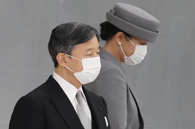 日皇德仁致词说，回顾过去深刻反省，恳切地祈愿不再重蹈战争惨祸覆辙。(图/美联社) 