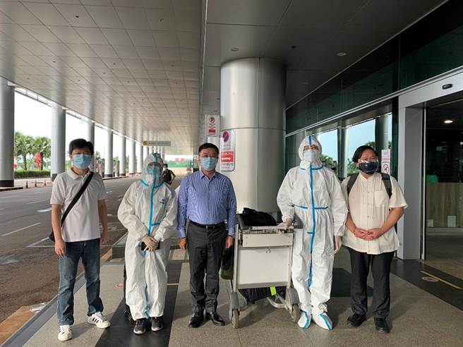 緬甸疫情嚴峻，79名台商今搭包機返台。駐緬甸代表處提供