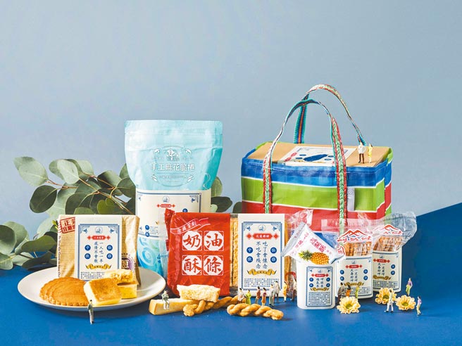 HOLA中秋礼盒「台五线手工饼盒」，网罗全台5家排队名店，原价750元，20日前享预购价699元。（HOLA提供）