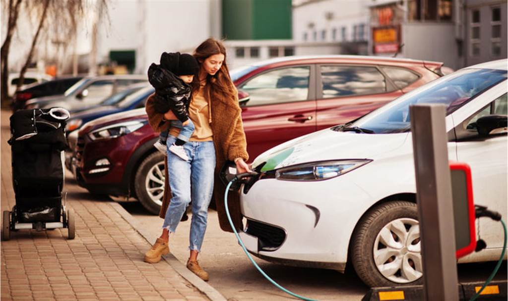 彭博社大膽斷言燃油車銷量已經見頂 宣告車市未來屬於電動車（圖／DDCar）