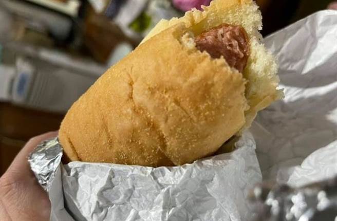 好市多人气热狗堡味道变了，网友感到有点难过。（图／翻摄脸书Costco好市多 商品经验老实说）