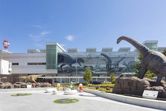 一踏出JR福井车站，马上就能感受恐龙王国福井县的独特魅力！(图/旅奇传媒提供)