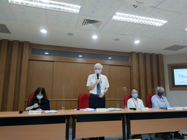 大学入学考试中心今天举行110学年度指定科目考试成绩统计资料说明会。(李侑珊摄)