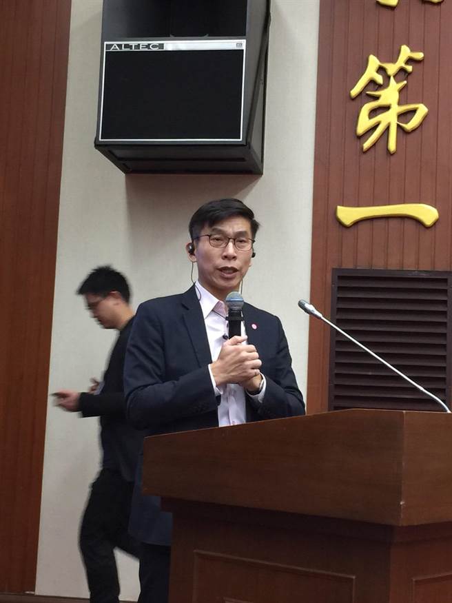 民进党立委锺佳滨 (吴家豪摄)