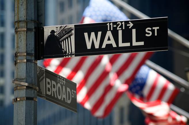 專家認為美股仍有機會上漲，明年底前標普500指數將站上5000點大關。（圖／shutterstock）