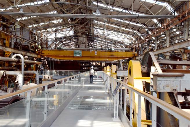 蒜头糖厂过往因产糖率高而有「明治宝库」之称，其制糖时间最久，为国内少数从制糖、仓储、运输、员工宿舍、行政办公空间、学校及蔗田完整保存下来的糖厂。（吕妍庭摄）