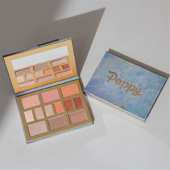 Poppy21罌粟狂想一手掌握多用粉彩盘。（图／品牌提供）