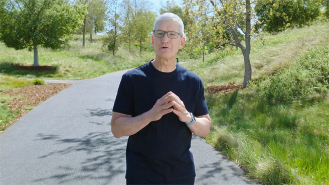 蘋果CEO Tim Cook是近年來主持蘋果發表會開場與結尾的不二人選。（摘自蘋果官網）