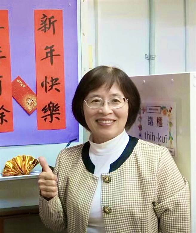 110年度教育部第16屆教育奉獻獎名單出爐，高雄市大仁國中退休教師林芬菲是今年高市唯一獲獎的教育工作者。（高市教育局提供／柯宗緯高雄傳真）