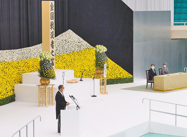 8月15日是日本二戰戰敗投降76周年，日皇德仁在全國戰歿者追悼會沿襲「深刻反省」、不重蹈戰爭覆轍的說法；首相菅義偉則跟前首相安倍晉三一樣，未提及日本對亞洲各國的責任。（摘自日本首相官邸網站）