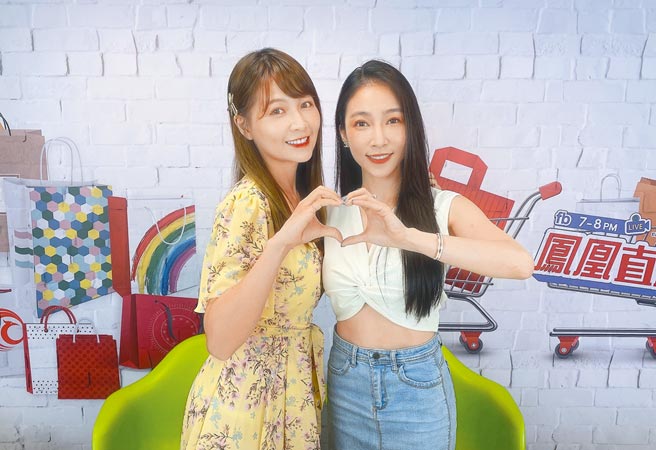 張家瑋（右）與謝京穎日前一起上節目暢聊被瘋狂追求經驗。（民視提供）