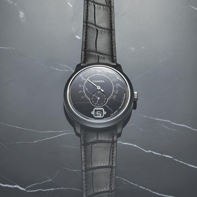 香奈儿新款Monsieur de CHANEL腕表採用大理石表盘，每只表的石纹都不相同，皆是独一无二之作。（CHANEL提供）